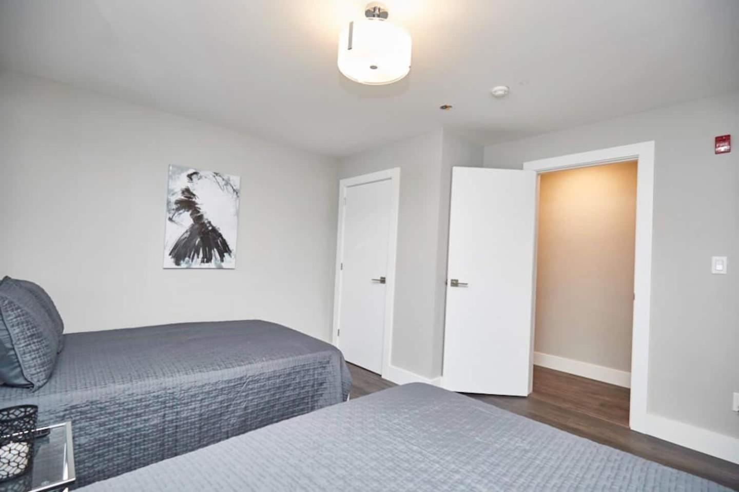 Clifton Hill Hideaway 2B -Two Bedroom Condo 尼亚加拉瀑布城 外观 照片