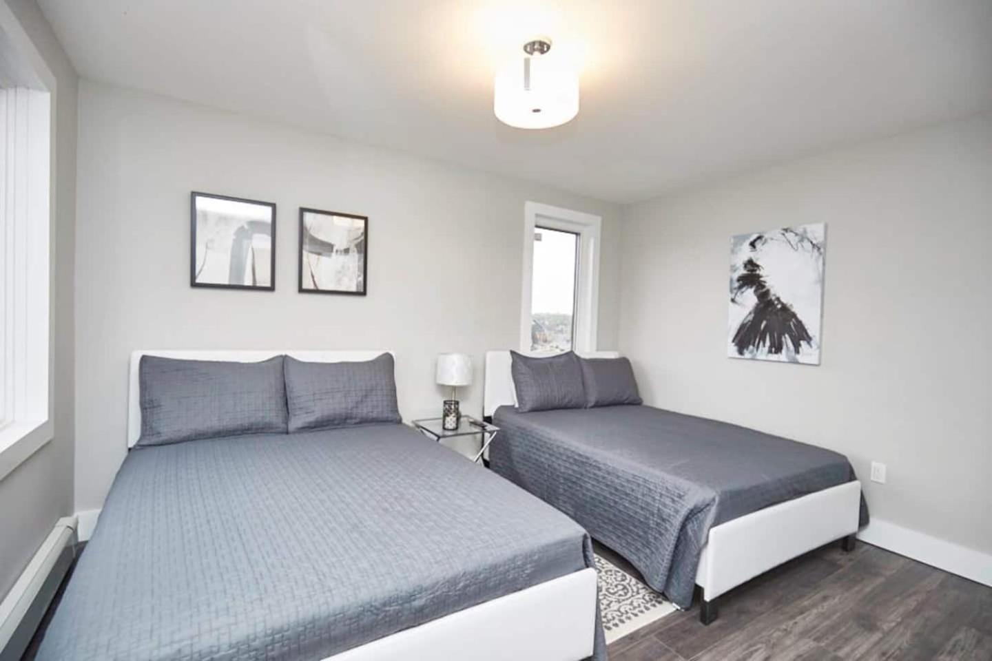 Clifton Hill Hideaway 2B -Two Bedroom Condo 尼亚加拉瀑布城 外观 照片